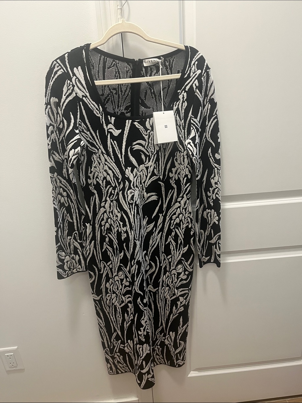 Givenchy Black and White Floral Long-Sleeve Sheath Dress - Picture 4 of 5